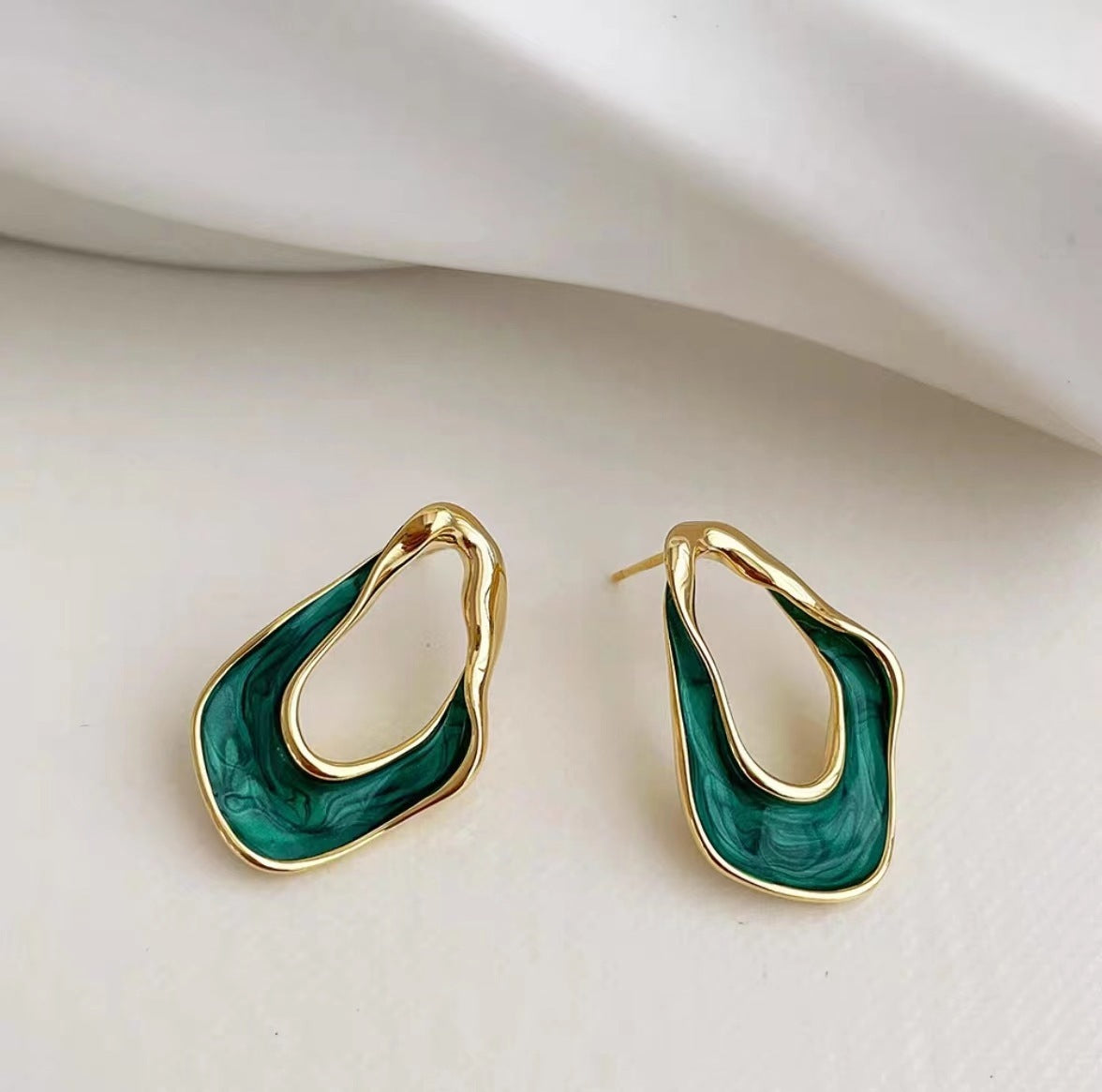 Twisted Simple Fashion Exquisite Korean New Fashion Trending Earrings