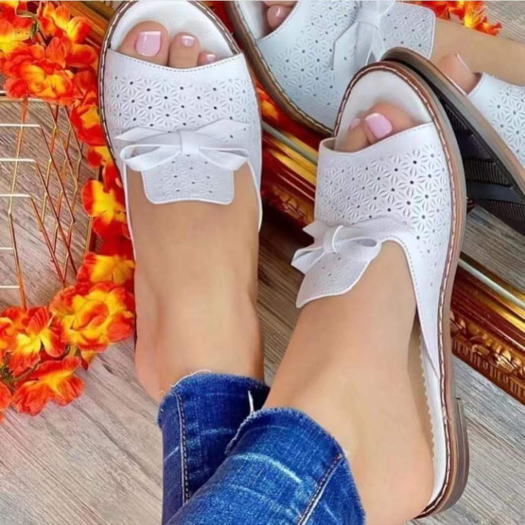 Square Heel Flat Sandals Are Fashionable